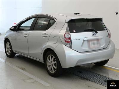 2013 Toyota Aqua - Thumbnail