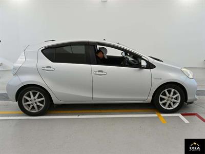 2013 Toyota Aqua - Thumbnail