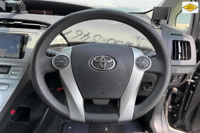 2012 Toyota Prius - Thumbnail