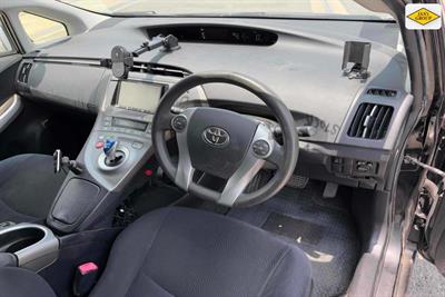 2012 Toyota Prius - Thumbnail