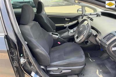 2012 Toyota Prius - Thumbnail