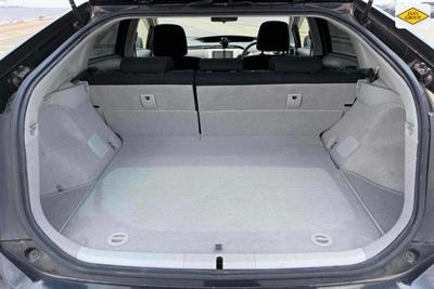 2012 Toyota Prius - Thumbnail