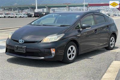 2012 Toyota Prius - Thumbnail
