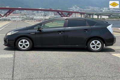2012 Toyota Prius - Thumbnail