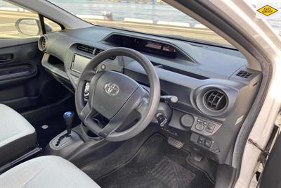 2020 Toyota Aqua - Thumbnail