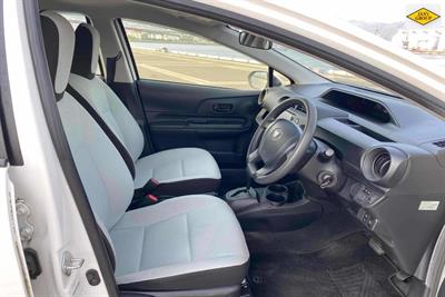 2020 Toyota Aqua - Thumbnail