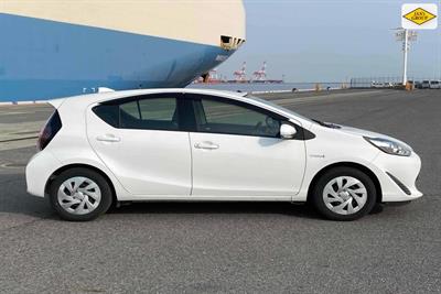 2020 Toyota Aqua - Thumbnail