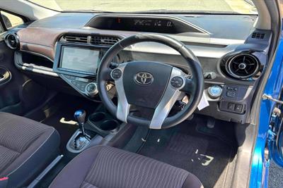 2015 Toyota Aqua - Thumbnail