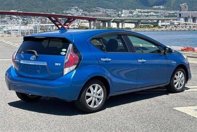 2015 Toyota Aqua - Thumbnail