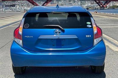 2015 Toyota Aqua - Thumbnail