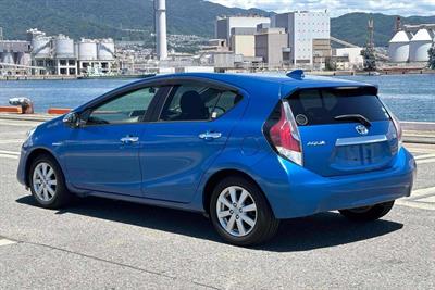 2015 Toyota Aqua - Thumbnail