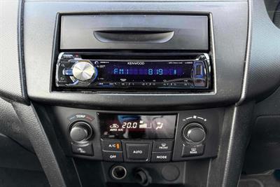 2014 Suzuki Swift - Thumbnail