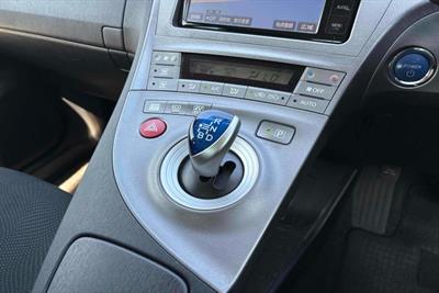 2015 Toyota Prius - Thumbnail