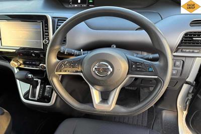 2019 Nissan Serena - Thumbnail