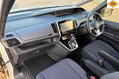 2019 Nissan Serena - Thumbnail