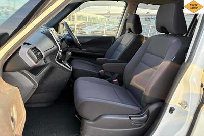 2019 Nissan Serena - Thumbnail