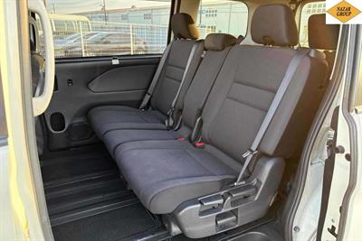 2019 Nissan Serena - Thumbnail