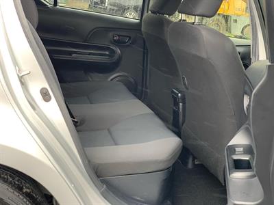 2015 Toyota Aqua - Thumbnail