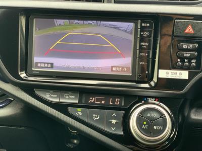 2015 Toyota Aqua - Thumbnail