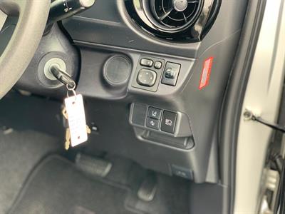 2015 Toyota Aqua - Thumbnail