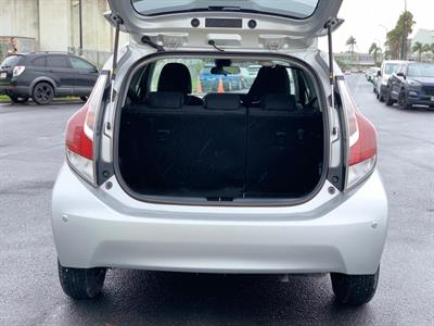 2015 Toyota Aqua - Thumbnail