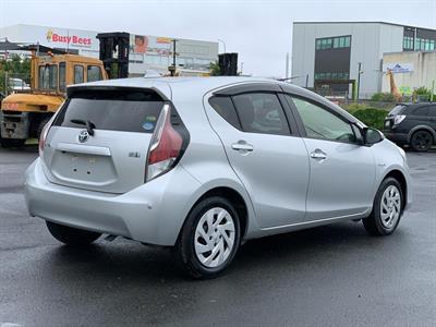 2015 Toyota Aqua - Thumbnail