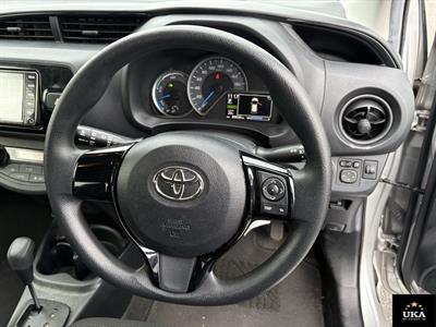 2019 Toyota Vitz - Thumbnail