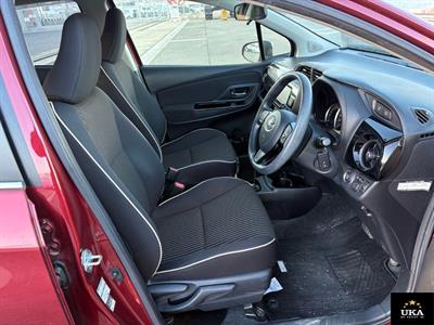 2017 Toyota Vitz - Thumbnail
