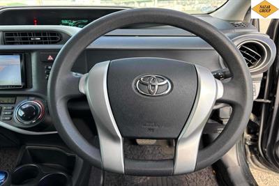 2013 Toyota Aqua - Thumbnail