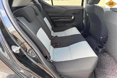 2013 Toyota Aqua - Thumbnail