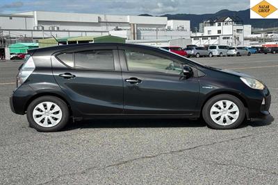 2013 Toyota Aqua - Thumbnail