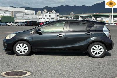 2013 Toyota Aqua - Thumbnail