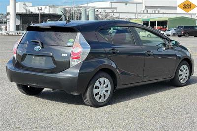 2013 Toyota Aqua - Thumbnail