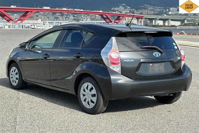2013 Toyota Aqua - Thumbnail