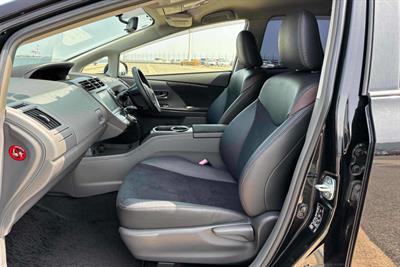 2014 Toyota Prius - Thumbnail