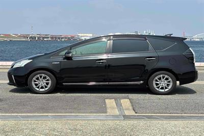 2014 Toyota Prius - Thumbnail