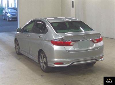 2015 Honda Grace - Thumbnail