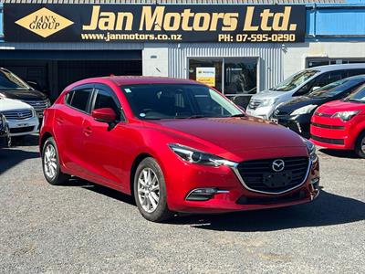 2017 Mazda Axela