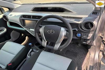 2012 Toyota Aqua - Thumbnail