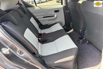 2012 Toyota Aqua - Thumbnail