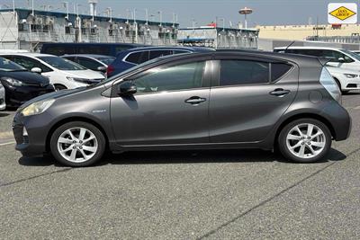 2012 Toyota Aqua - Thumbnail