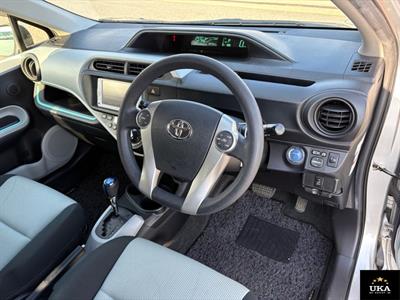 2013 Toyota Aqua - Thumbnail