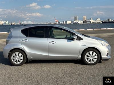 2013 Toyota Aqua - Thumbnail