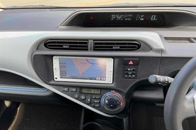 2014 Toyota Aqua - Thumbnail