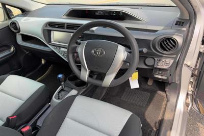 2014 Toyota Aqua - Thumbnail