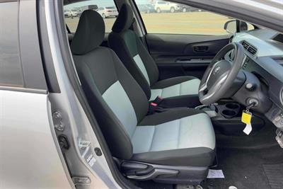 2014 Toyota Aqua - Thumbnail