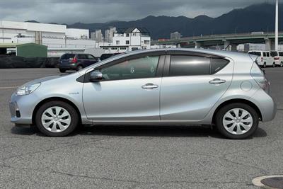 2014 Toyota Aqua - Thumbnail