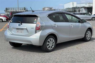 2014 Toyota Aqua - Thumbnail