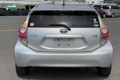 2014 Toyota Aqua - Thumbnail