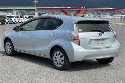 2014 Toyota Aqua - Thumbnail